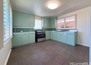 1220 Center St in Honolulu, HI - Building Photo - Building Photo