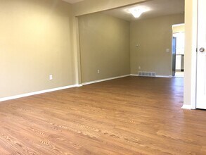 2339 Rockspring Rd in Toledo, OH - Building Photo - Building Photo