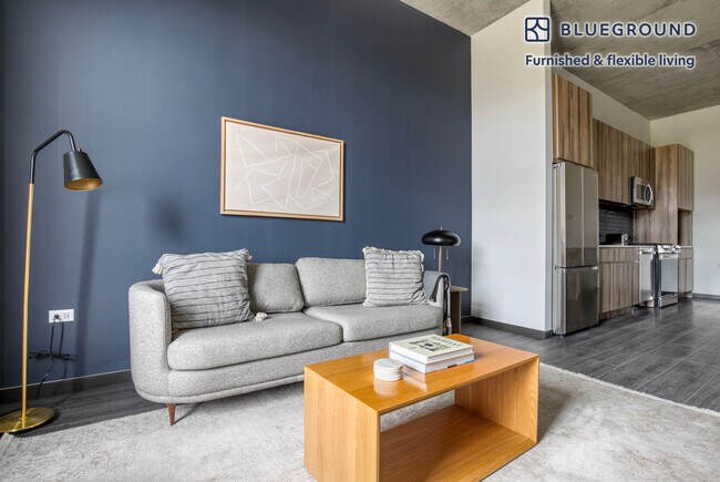 150 N Ashland Ave in Chicago, IL - Building Photo - Building Photo
