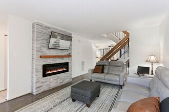 2104 Cartwright Pl in Reston, VA - Building Photo - Building Photo