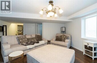 1176 Birchwood Dr in London, ON - Building Photo - Building Photo