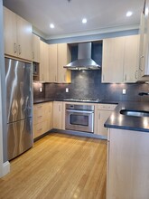 354 Dorchester St, Unit 3 in Boston, MA - Building Photo - Building Photo
