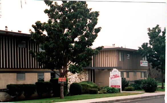 Berkeley in Pomona, CA - Foto de edificio - Building Photo