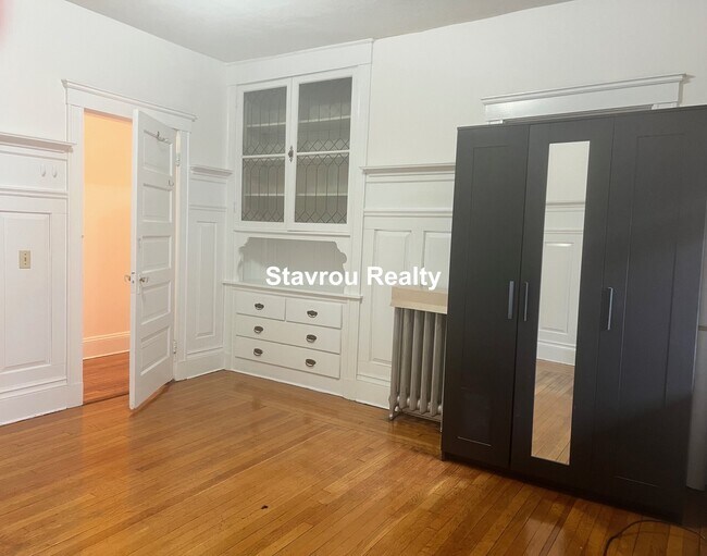 1677 Beacon St, Unit #2 in Brookline, MA - Building Photo - Building Photo