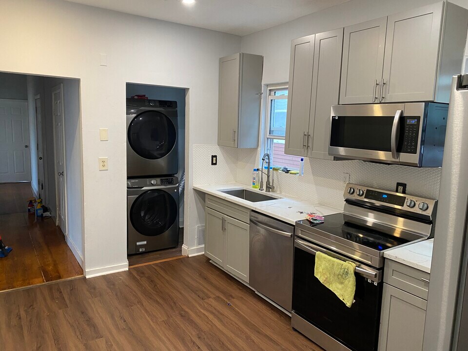 16 Woodcliff St, Unit 2 in Boston, MA - Building Photo