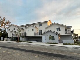 WJJ in San Diego, CA - Building Photo