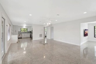 3550 NE 4th Ave in Boca Raton, FL - Building Photo - Building Photo