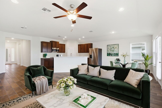 9604 Eloquence Dr in Manor, TX - Building Photo - Building Photo