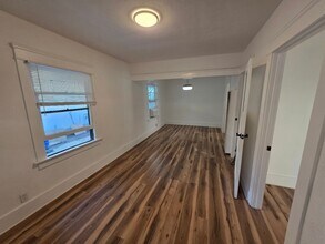 239 Newport Ave in Long Beach, CA - Building Photo - Building Photo