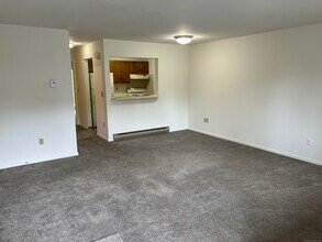 28 Rose Ln in Danbury, CT - Building Photo - Building Photo