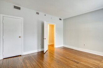 3041-3041 M St NW in Washington, DC - Building Photo - Building Photo