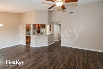 1591 Twin Oak Dr W in Middleburg, FL - Foto de edificio - Building Photo