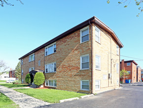 623 S Iowa Ave in Addison, IL - Foto de edificio - Building Photo