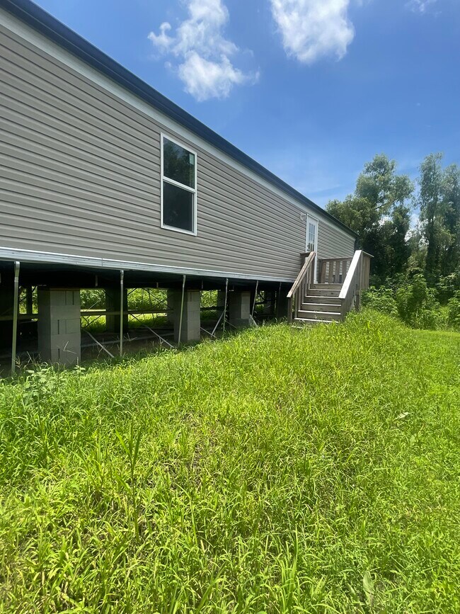 502 Triple Oaks Dr in Raceland, LA - Building Photo - Building Photo