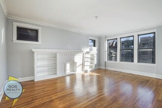 1030 E Hyde Park Blvd in Chicago, IL - Foto de edificio - Building Photo