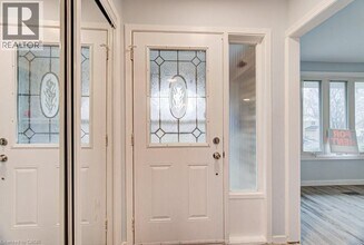 310 Magnolia Dr in Hamilton, ON - Building Photo - Building Photo