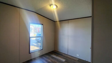 1920 NW Wilcox Ct in Topeka, KS - Building Photo - Building Photo