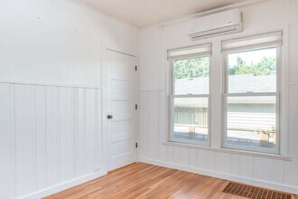 6204 NE Willow St in Portland, OR - Foto de edificio - Building Photo