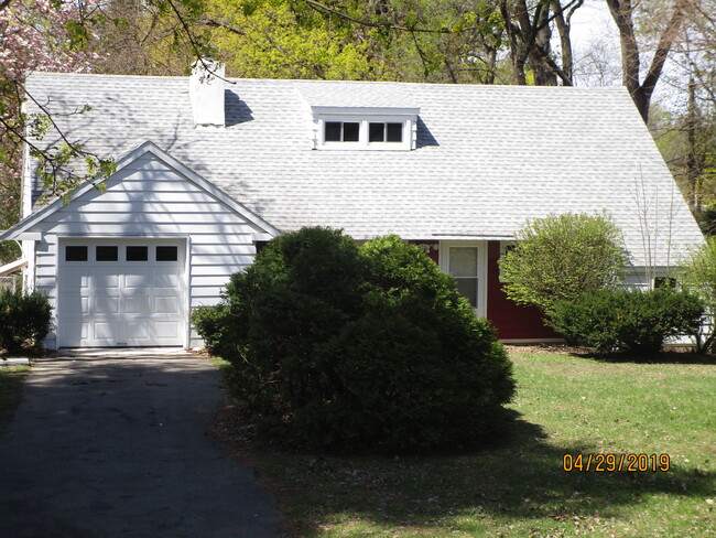 138 Old Niskayuna Rd in Albany, NY - Building Photo - Building Photo