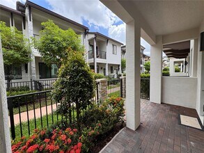 4760 NW 83rd Pky in Doral, FL - Building Photo - Building Photo