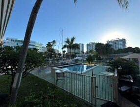 3209 NE 28th St in Fort Lauderdale, FL - Foto de edificio - Building Photo