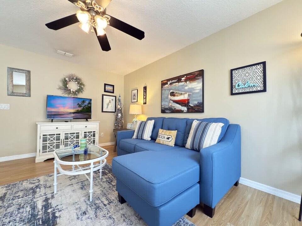 900 Oxford Dr in Davenport, FL - Building Photo