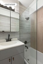 500A E 87th St in New York, NY - Foto de edificio - Building Photo