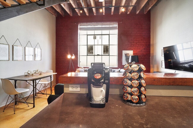 1041 Constance St, Unit SI ID1265380P in New Orleans, LA - Foto de edificio - Building Photo