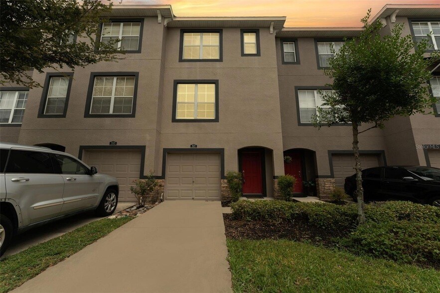 2521 Lexington Oak Dr in Brandon, FL - Foto de edificio