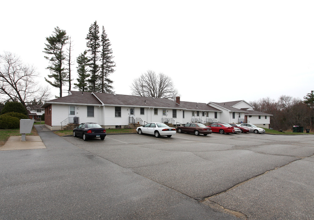 Indian Ridge in Jewett City, CT - Building Photo