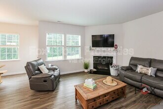 200 Falls Cove Dr in Troutman, NC - Building Photo - Building Photo