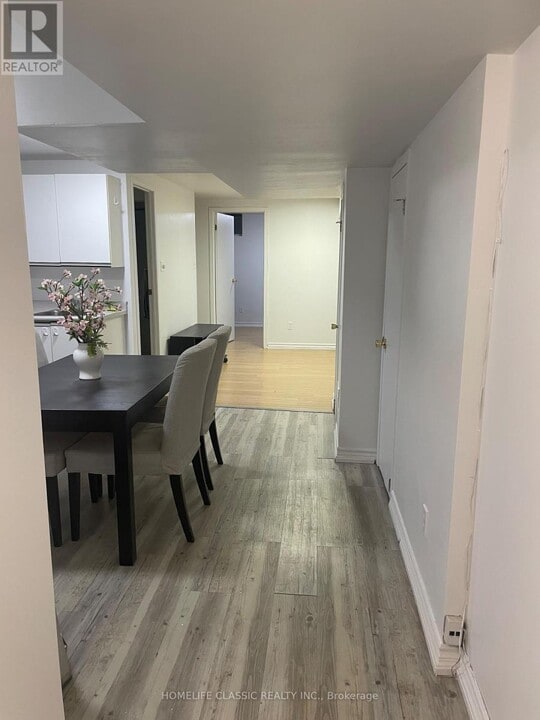 102 Church St S in Richmond Hill, ON - Building Photo