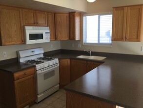 479 Raven Way, Unit C in Chubbuck, ID - Foto de edificio - Building Photo