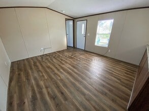 1030 Mildred St in Sulphur, LA - Building Photo - Building Photo