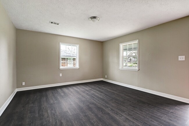 property at 1210 Glendale St