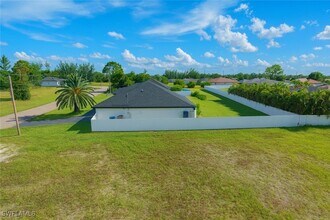 4000 NE 9th Ave in Cape Coral, FL - Building Photo - Building Photo