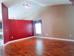 2908 Shannon Cir in Palm Harbor, FL - Foto de edificio - Building Photo