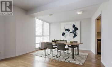 3650 Kaneff Crescent in Mississauga, ON - Building Photo - Building Photo