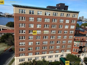 534 Beacon St, Unit 305 in Boston, MA - Foto de edificio - Building Photo