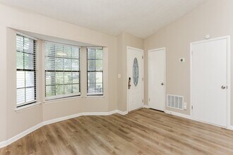 3824 Skidmore Dr in Decatur, GA - Foto de edificio - Building Photo