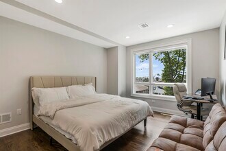 499 Sunset Terrace in Ridgefield, NJ - Building Photo - Building Photo