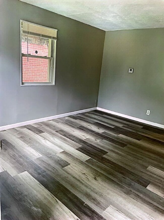 2105 Courtland Ave in Dayton, OH - Building Photo - Building Photo