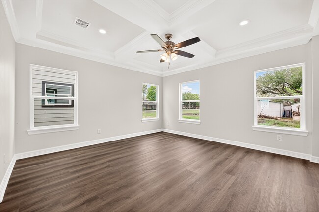 property at 418 N 4th St