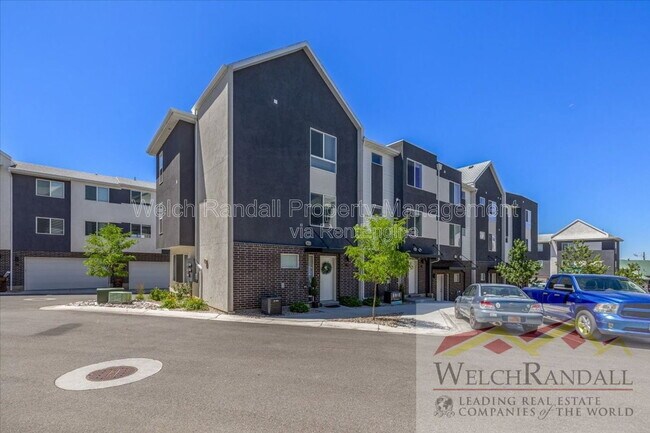 property at 82 E Weekes Wy