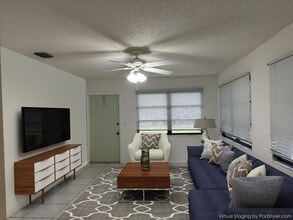 6049 Olivewood Cir in Greenacres, FL - Building Photo - Building Photo
