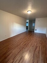 422-422 Division Ave in Drain, OR - Building Photo