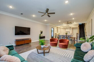 5530 Kiam St in Houston, TX - Building Photo - Building Photo