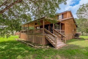 86 Oak Hill Dr in Huntsville, TX - Building Photo
