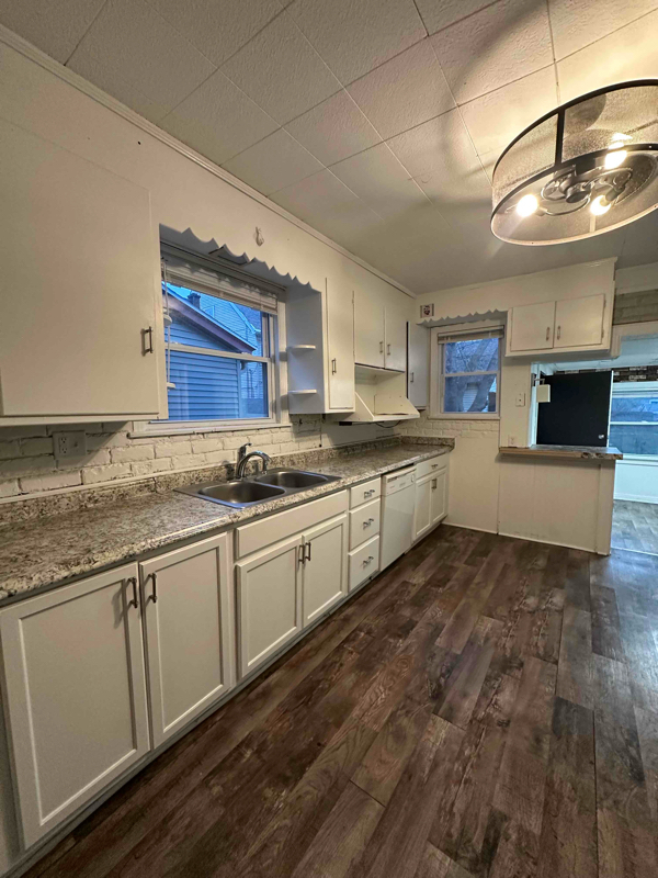 property at 923 E Clarke St