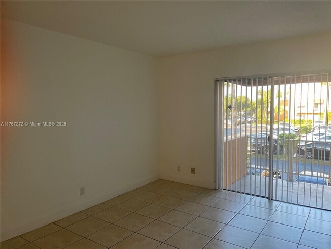 18101 NW 68th Ave in Hialeah, FL - Building Photo - Building Photo